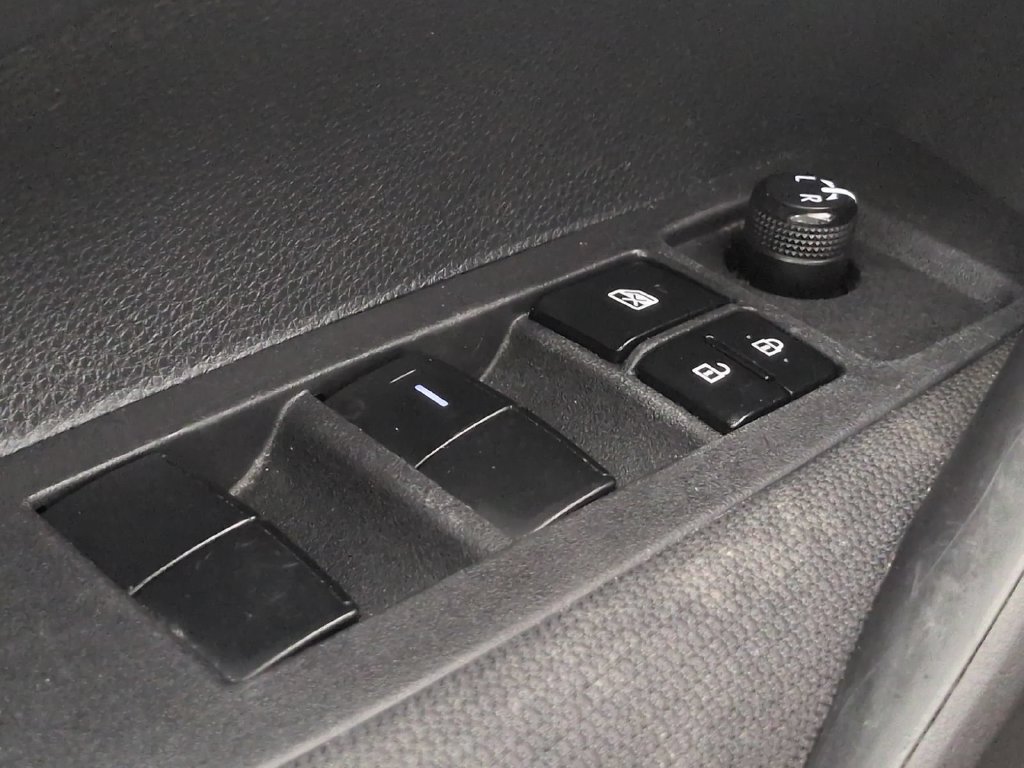 Used 2024 Toyota Corolla LE FWD image 39