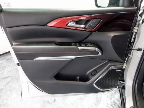 Certified 2024 Chevrolet Traverse RS image 30