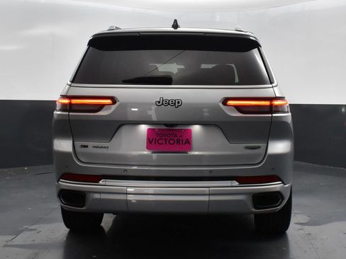 Used 2021 Jeep Grand Cherokee L Summit w/ Luxury Tech Group V image 16