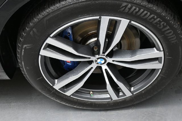 Used 2021 BMW X7 xDrive40i w/ M Sport Package AWD/4WD image 36