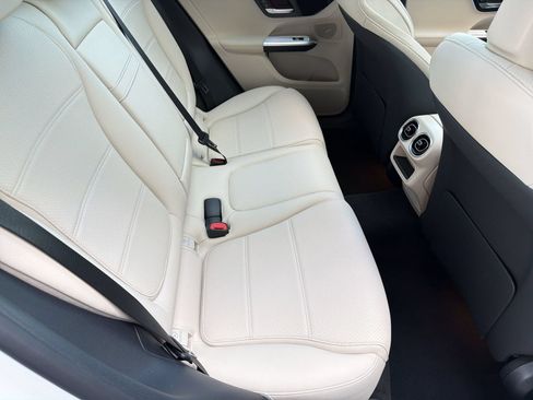 Used 2026 Mercedes-Benz GLC 300 image 30