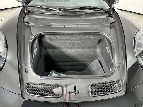 Certified 2026 Porsche 911 Targa 4 RWD image 31