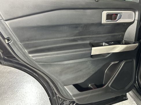 Used 2022 Ford Explorer Limited w/ Equipment Group 301A image 34