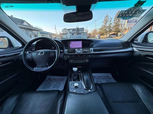 Used 2013 Lexus LS 460 AWD image 17
