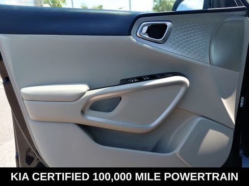 Certified 2025 Kia Soul LX w/ LX Technology Package FWD image 19