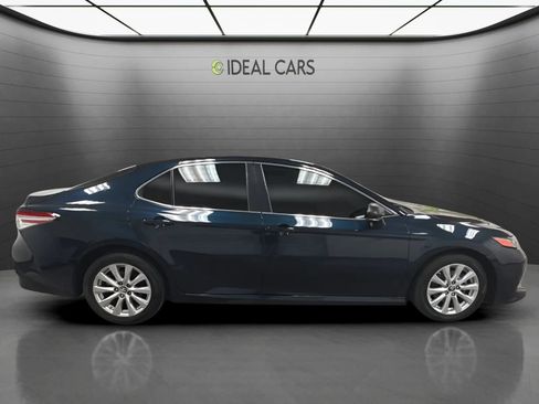 Used 2018 Toyota Camry LE w/ Convenience Package FWD image 4