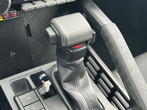 Used 2025 Toyota Tacoma TRD Sport w/ TRD Sport Upgrade Package image 33