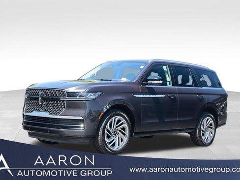 Used 2025 Lincoln Navigator Reserve AWD/4WD image 1