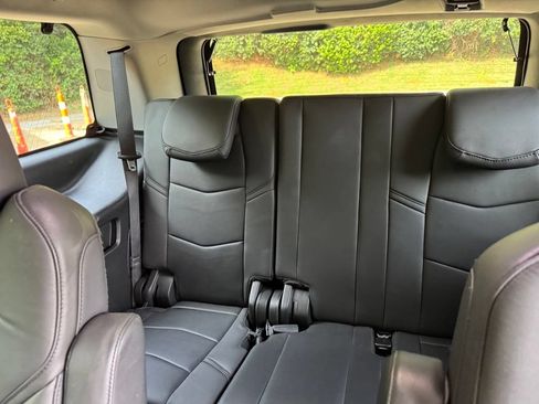 Used 2020 Cadillac Escalade Luxury AWD/4WD image 22