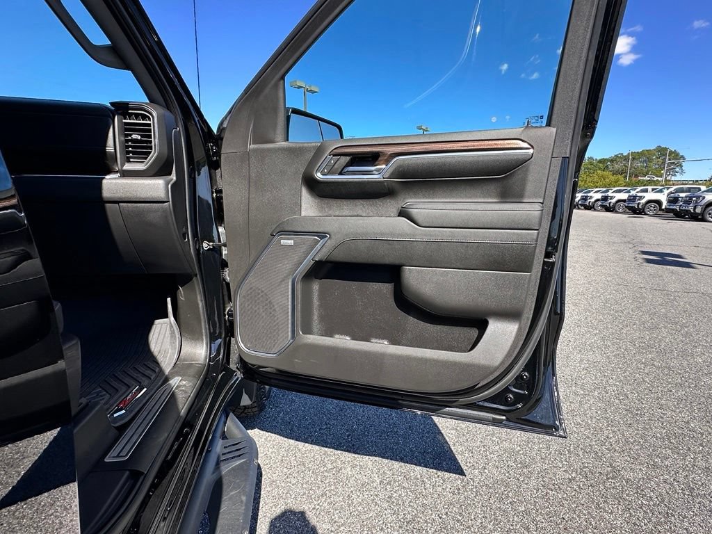 Used 2024 Chevrolet Silverado 1500 LT Trail Boss w/ Convenience Package II AWD/4WD image 15