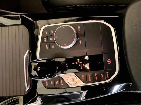 Certified 2024 BMW X4 xDrive30i w/ Premium Package image 15