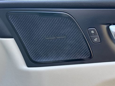 Certified 2023 Volvo XC60 B5 Plus image 21