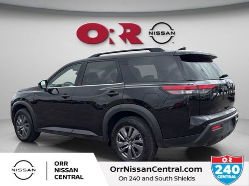 Used 2025 Nissan Pathfinder SV image 7