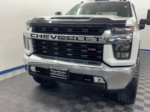 Used 2022 Chevrolet Silverado 2500 LT w/ Convenience Package AWD/4WD image 2