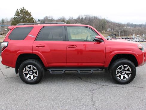 Used 2022 Toyota 4Runner TRD Off-Road Premium image 10