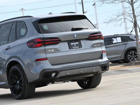 New 2026 BMW X5 xDrive40i w/ M Sport Package image 5