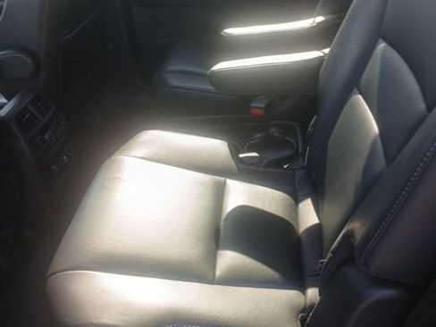Used 2019 Honda Pilot Touring image 3