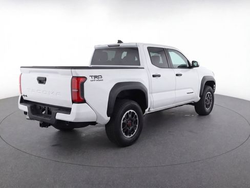 Used 2025 Toyota Tacoma TRD Off-Road AWD/4WD image 9