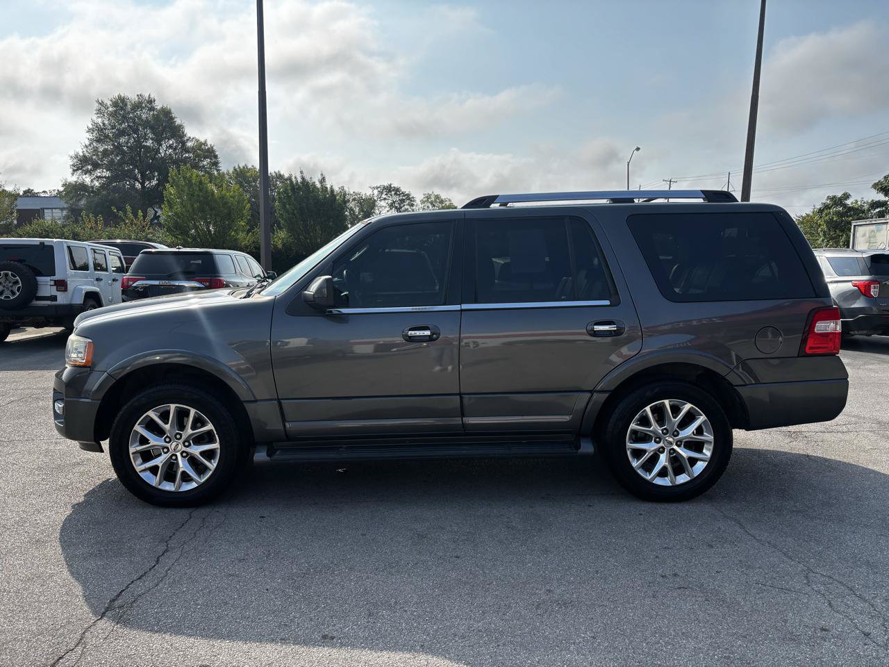 Used 2015 Ford Expedition Limited AWD/4WD image 6