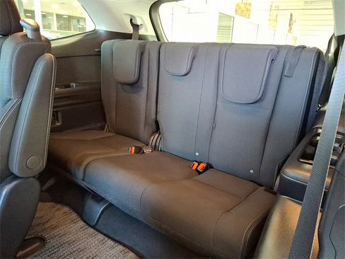 Certified 2024 Subaru Ascent Premium w/ Convenience Package image 9