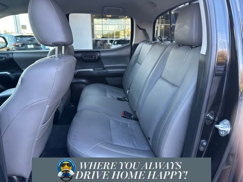 Used 2022 Toyota Tacoma SR5 image 24