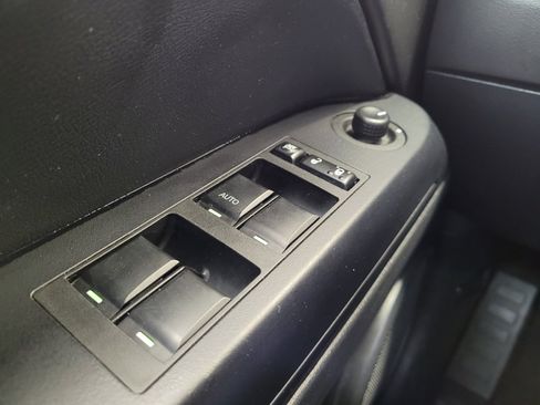 Used 2016 Jeep Patriot Latitude w/ Sun/Sound Group AWD/4WD image 27