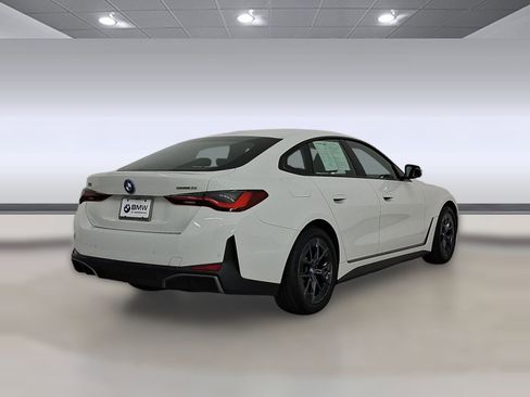 Used 2023 BMW i4 eDrive35 w/ Premium Package image 9