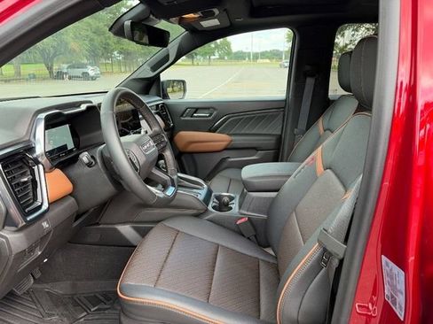 Used 2026 GMC Canyon AT4 w/ Technology Plus Package AWD/4WD image 6