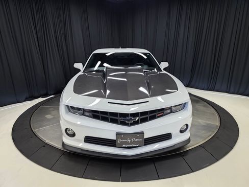 Used 2013 Chevrolet Camaro SS w/ SS Performance Package image 6