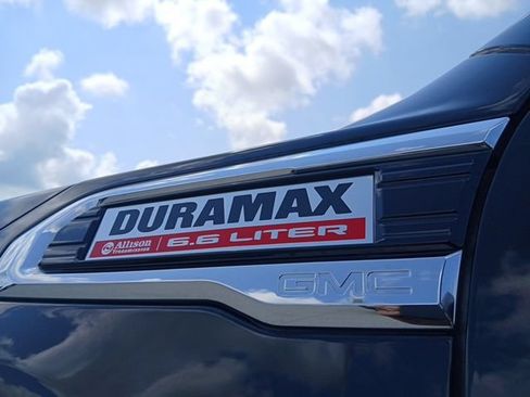 Used 2022 GMC Sierra 2500 SLT w/ SLT Convenience Package AWD/4WD image 9