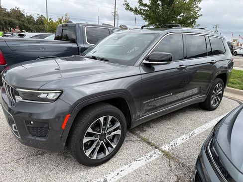 Used 2021 Jeep Grand Cherokee L Overland w/ Luxury Tech Group IV AWD/4WD image 2
