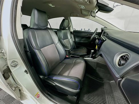 Used 2017 Toyota Corolla SE image 30
