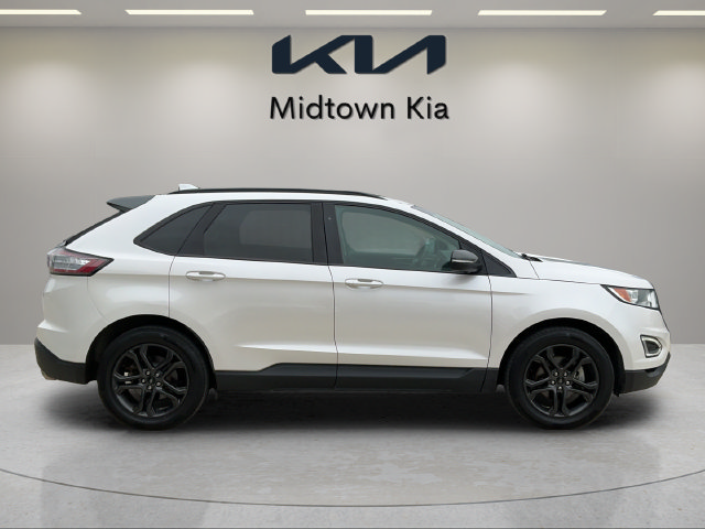 Used 2018 Ford Edge SEL w/ Equipment Group 201A FWD image 2