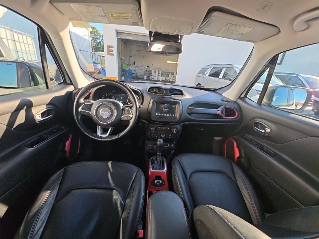 Used 2018 Jeep Renegade Trailhawk AWD/4WD image 19