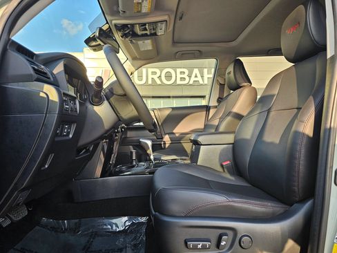 Used 2023 Toyota 4Runner TRD Off-Road Premium w/ Off Road Premium Plus Package AWD/4WD image 12