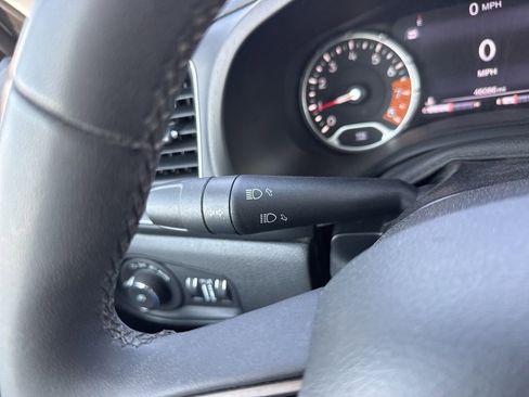 Used 2022 Jeep Renegade Latitude AWD/4WD image 21