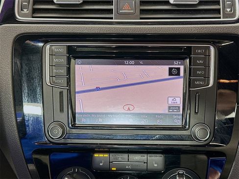 Used 2016 Volkswagen Jetta Sport image 13