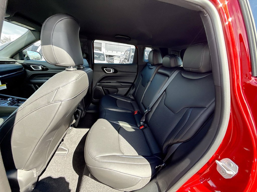 New 2026 Jeep Compass Latitude AWD/4WD image 25