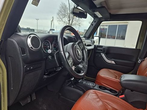 Used 2013 Jeep Wrangler Unlimited Rubicon w/ Connectivity Group image 10