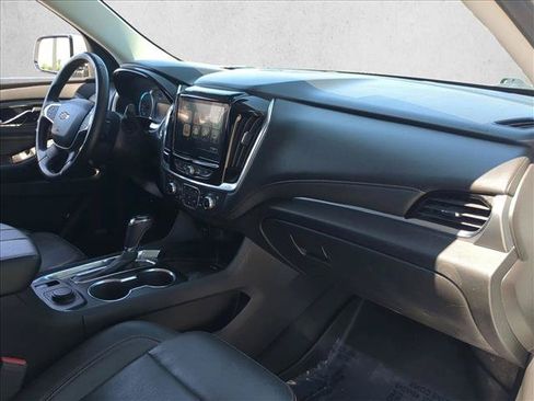 Used 2019 Chevrolet Traverse Premier w/ Driver Confidence II Package FWD image 22