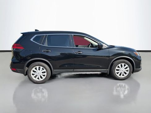 Used 2017 Nissan Rogue S FWD image 4