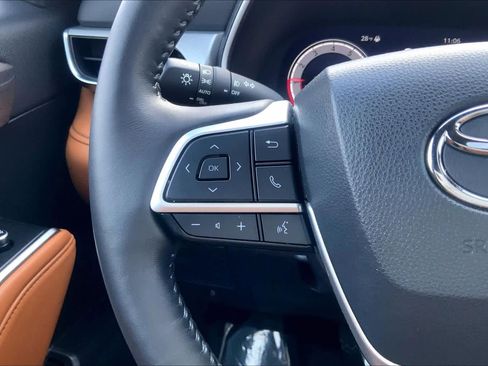 Used 2023 Toyota Highlander Platinum image 24