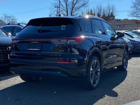 Used 2023 Audi Q4 e-tron Premium Plus w/ Premium Plus image 3