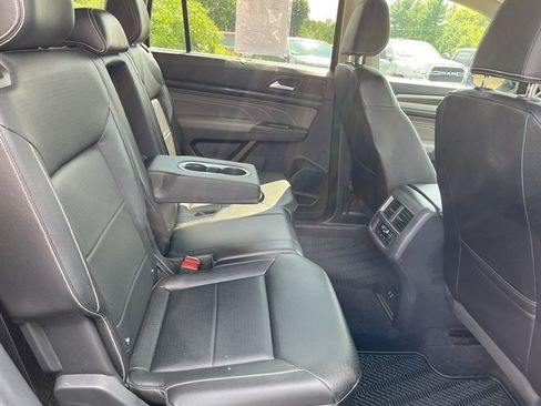 Used 2023 Volkswagen Atlas SE AWD/4WD image 35