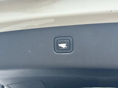 Used 2020 Chevrolet Blazer LT FWD image 15
