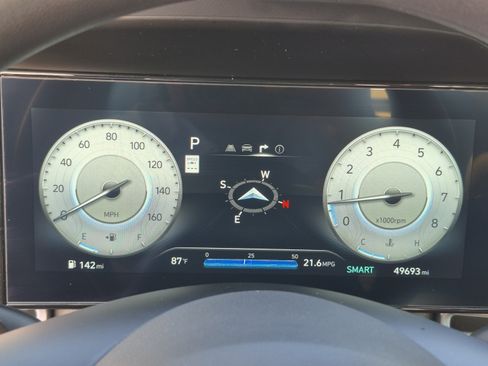 Used 2024 Hyundai Elantra SEL FWD image 32