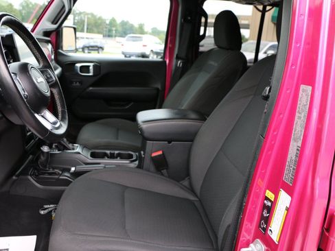 Used 2022 Jeep Wrangler Unlimited Sahara w/ LED Lighting Group AWD/4WD image 24