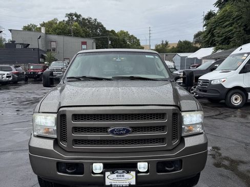 Used 2005 Ford Excursion Limited image 3