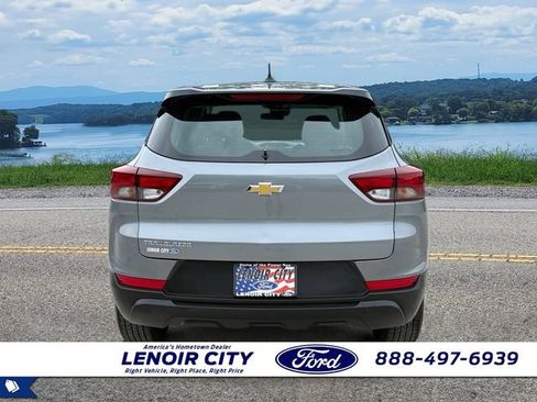 Used 2023 Chevrolet TrailBlazer LS FWD image 4