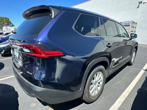 Used 2025 Toyota Grand Highlander FWD image 2